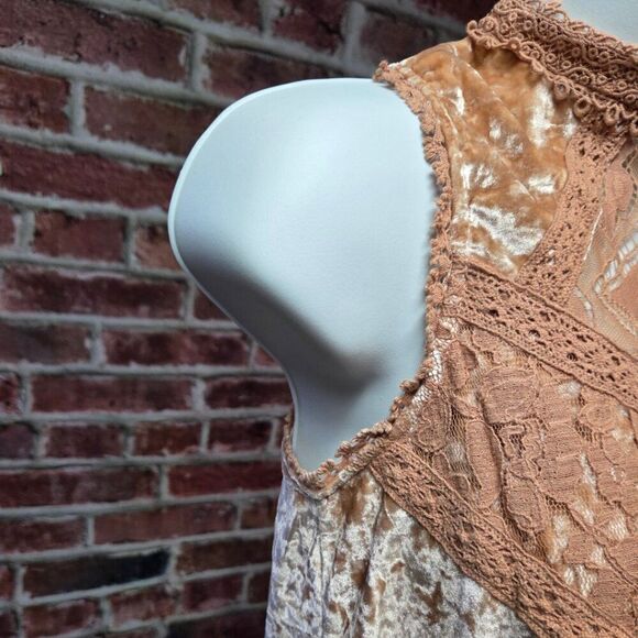 Taylor & Sage Velvet Feel Lace Trim Mock Neck Sleeveless Top – Size XS Brown - Picture 4 of 6